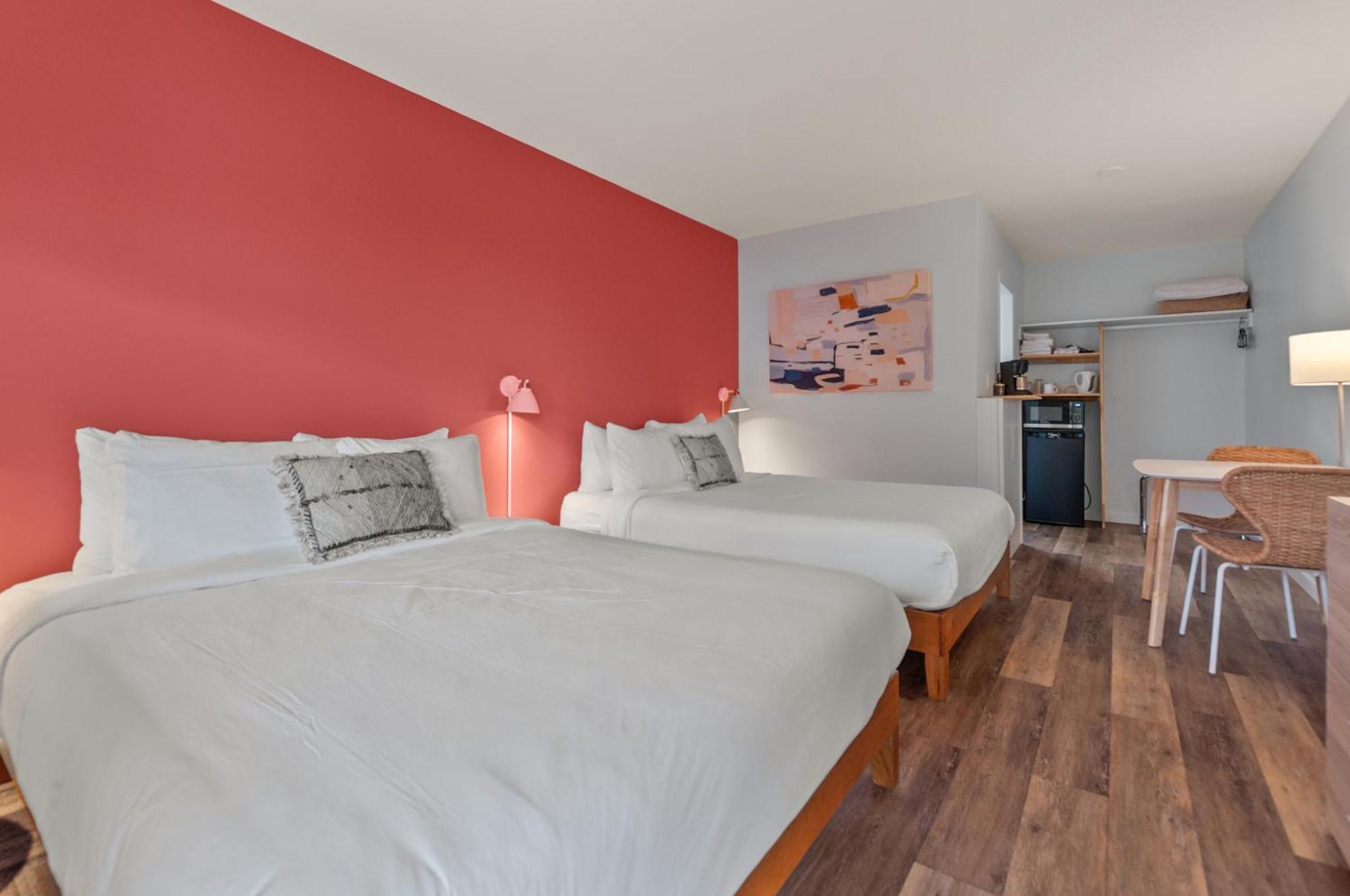 Okanagan Lakefront Resort ペンティクトン エクステリア 写真