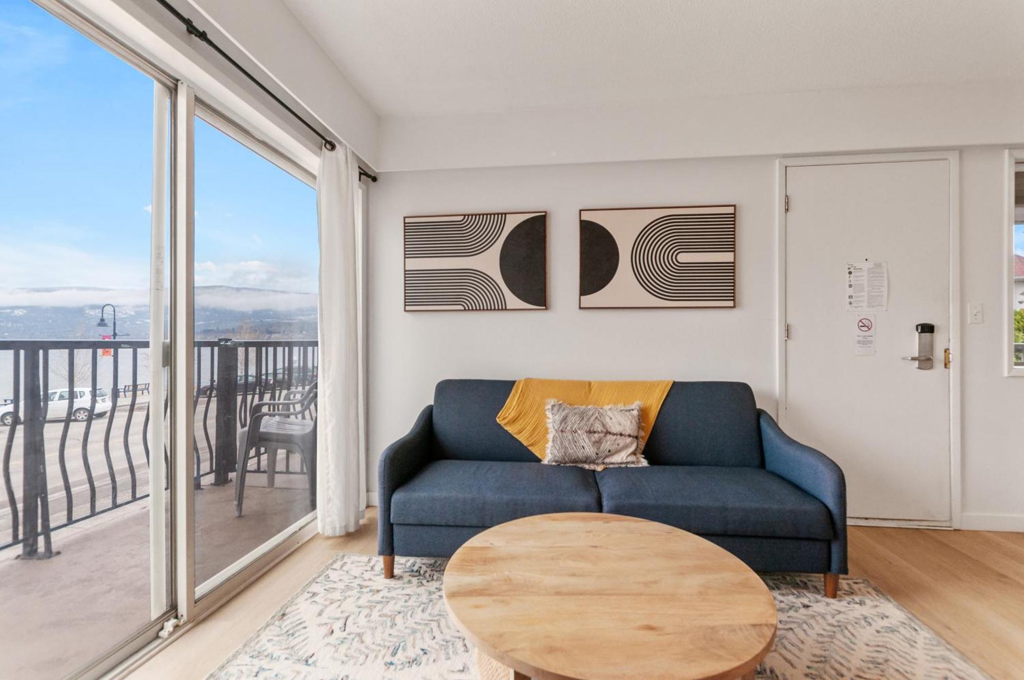 Okanagan Lakefront Resort ペンティクトン エクステリア 写真