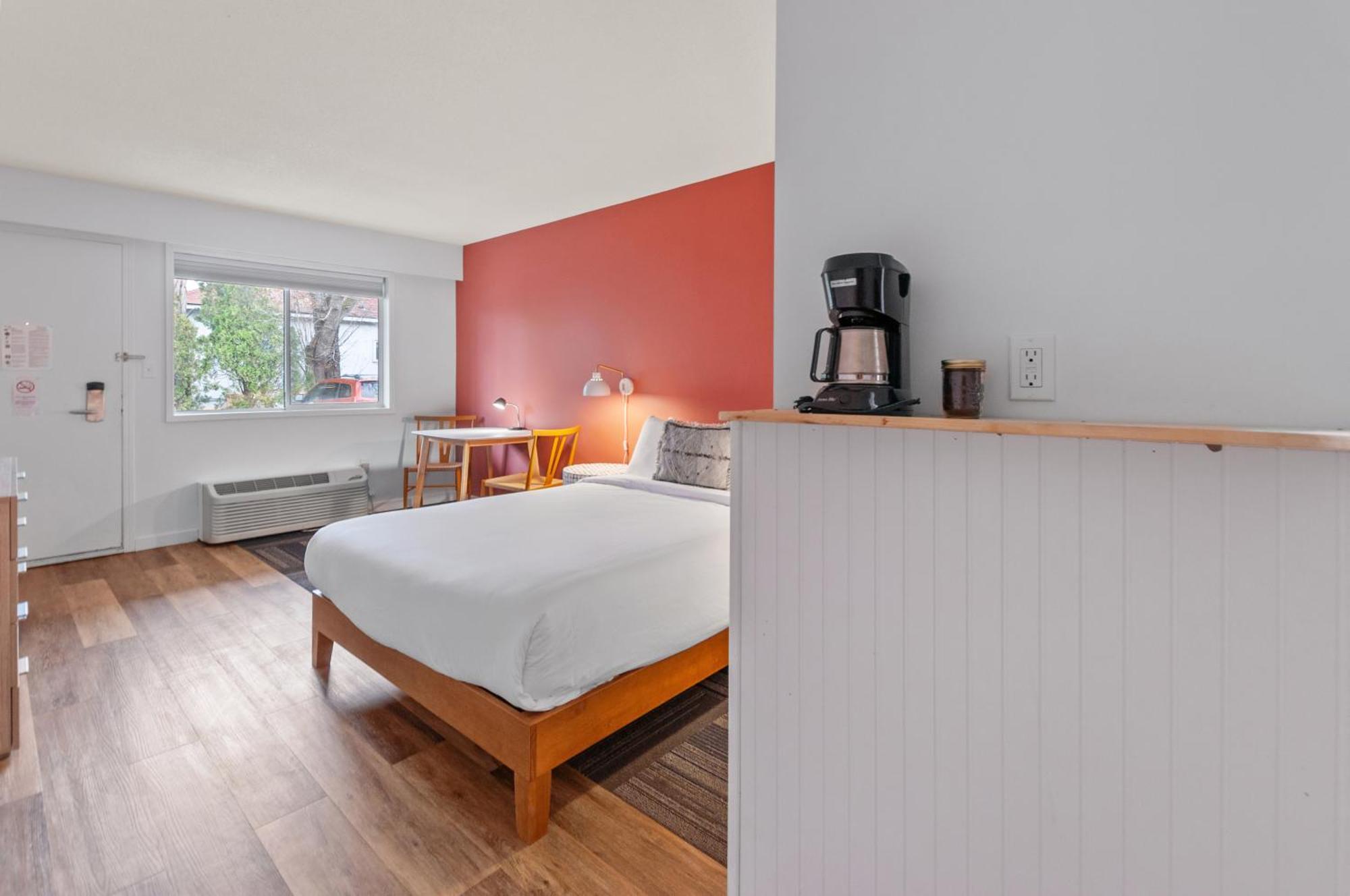 Okanagan Lakefront Resort ペンティクトン エクステリア 写真