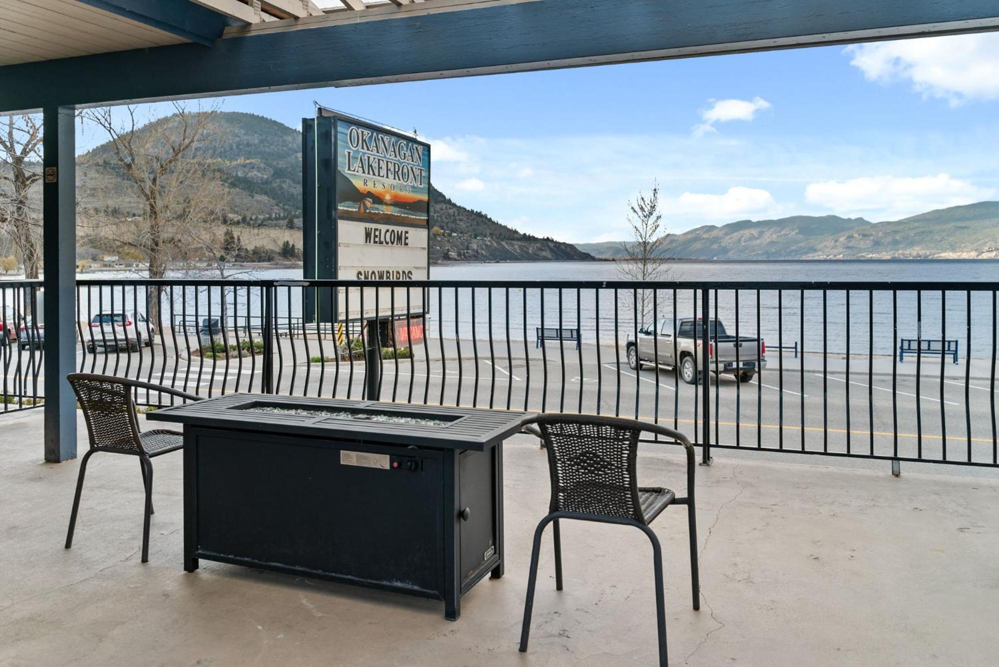 Okanagan Lakefront Resort ペンティクトン エクステリア 写真