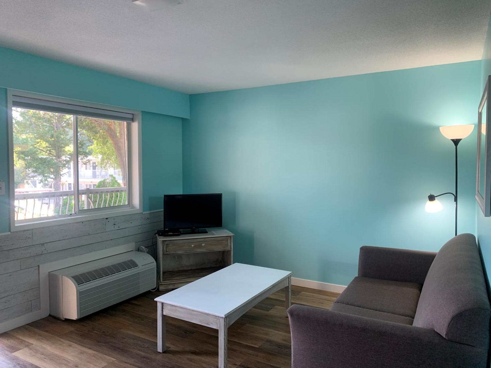 Okanagan Lakefront Resort ペンティクトン エクステリア 写真