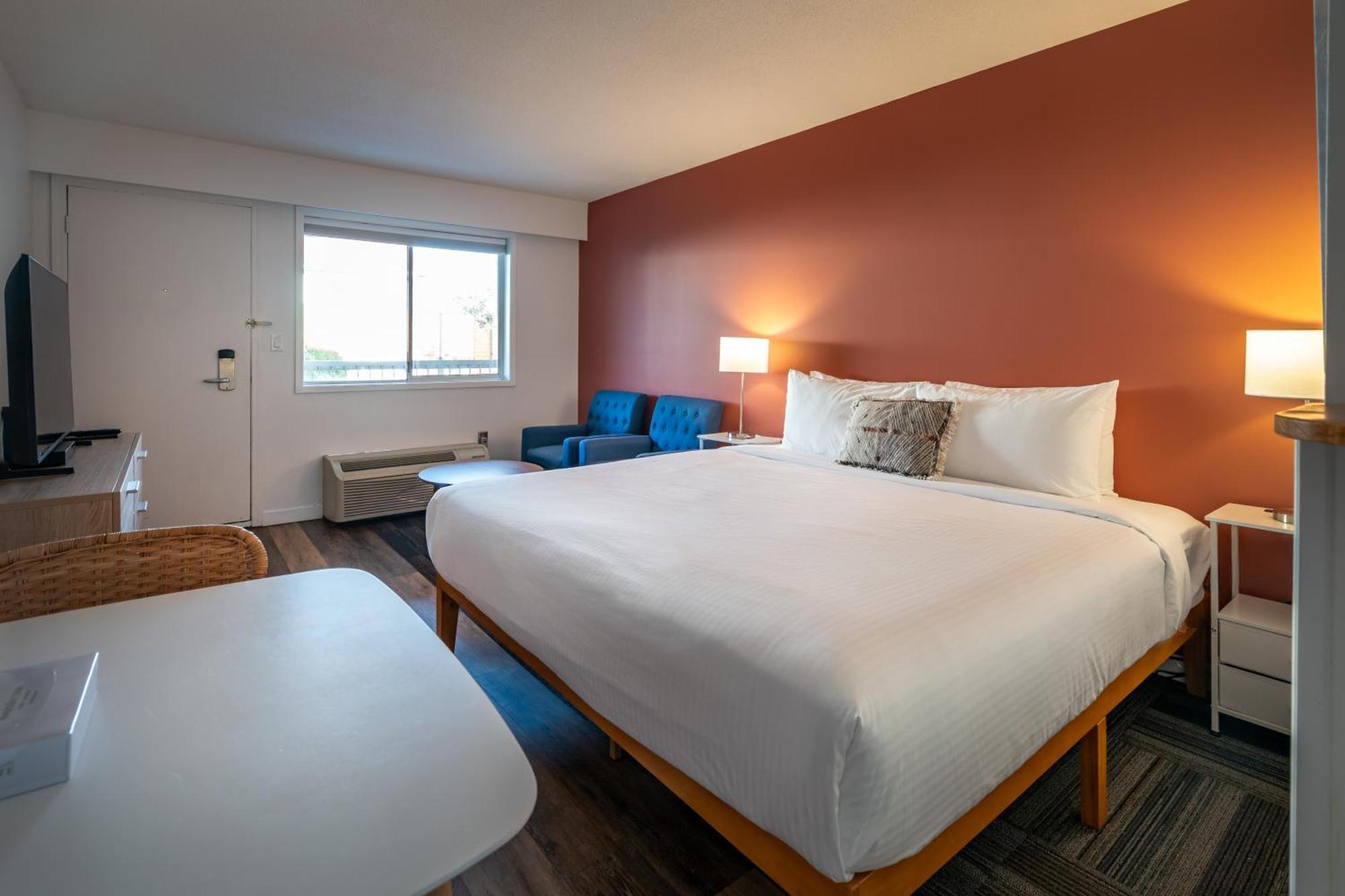 Okanagan Lakefront Resort ペンティクトン エクステリア 写真
