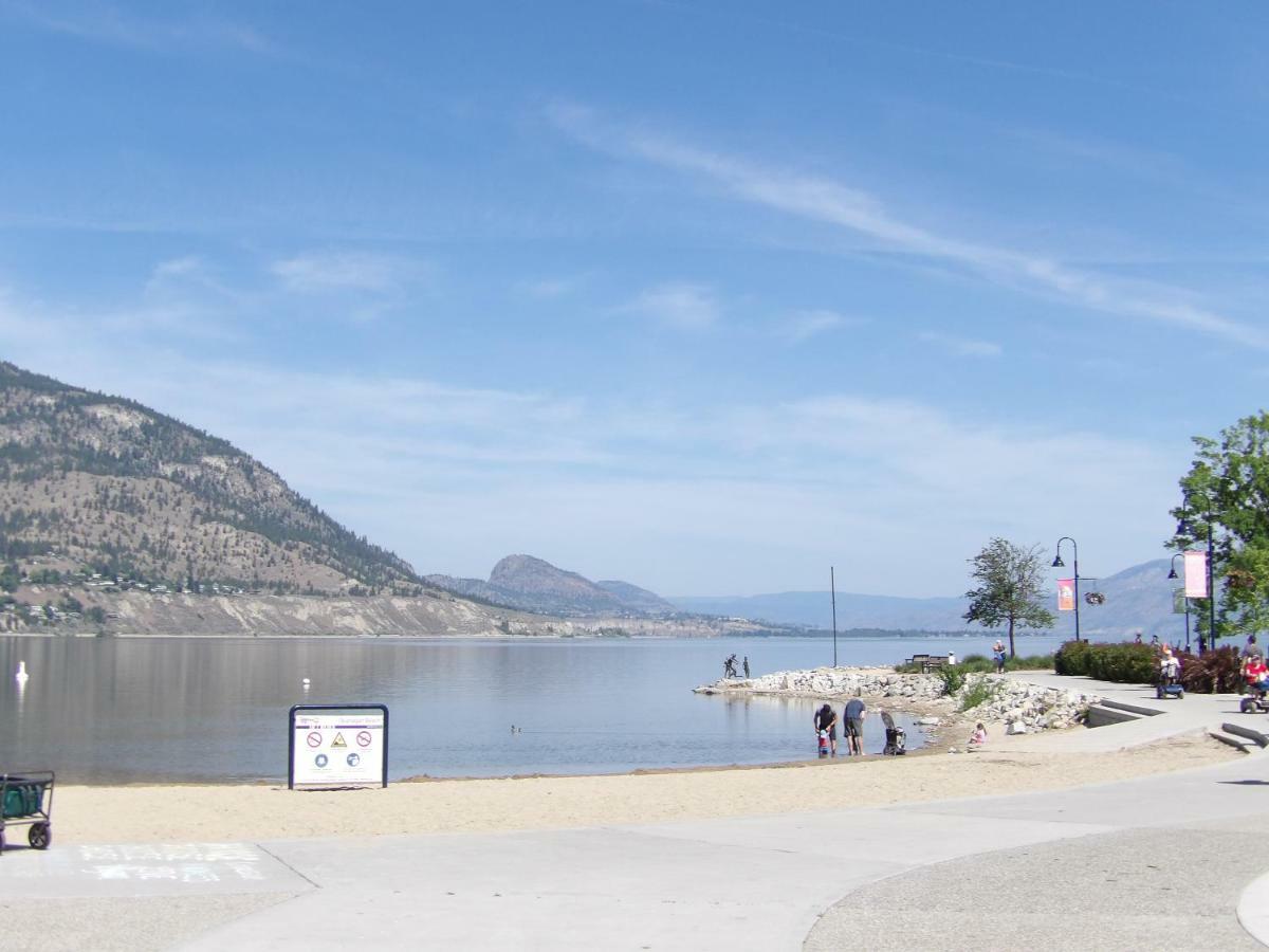 Okanagan Lakefront Resort ペンティクトン エクステリア 写真